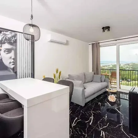 In 45029 Apartment Crikvenica